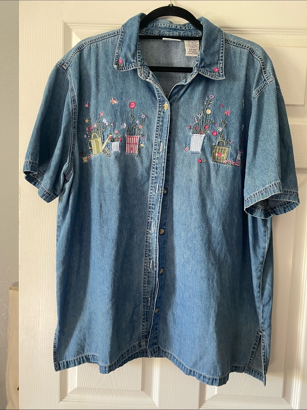 Vintage Bobbie Brooks Denim Short-Sleeve Shirt with Floral Embroidery - Blue